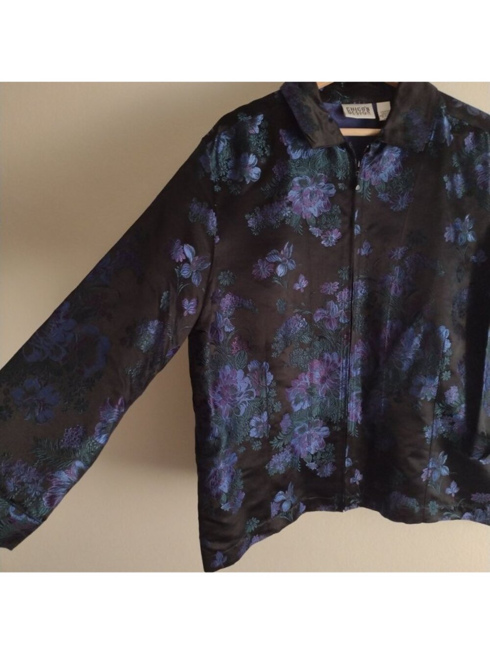 Chicos Silk Blend Brocade Jacket L Dark Blue Floral on Black Zip Blazer Sz 2 - Picture 6 of 12